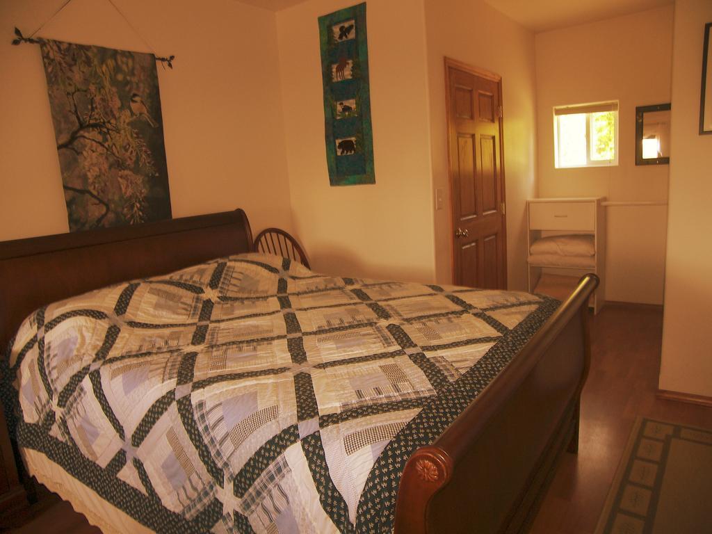 Grace And Bill'S Freedom Hills B&B ทัลคีทนา ภายนอก รูปภาพ